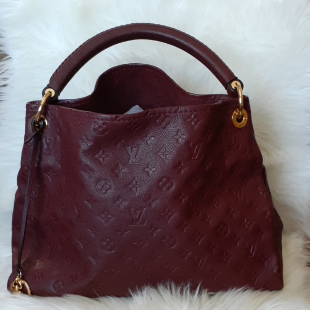 SOLD......Louis Vuitton Artsy Empriente